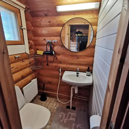 Vaehaereinari, Moekki Yllaeksellae *