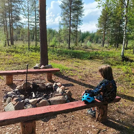 Alpesi faház Vaehaereinari, Moekki Yllaeksellae *