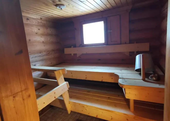 Vaehaereinari, Moekki Yllaeksellae Chalet