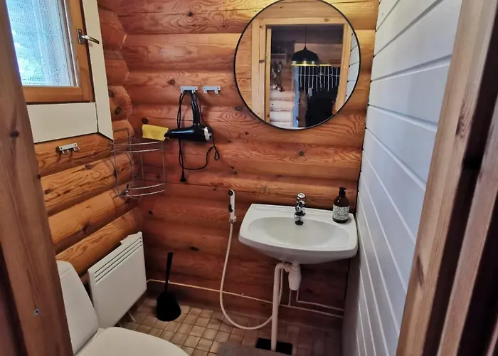 Vaehaereinari, Moekki Yllaeksellae *